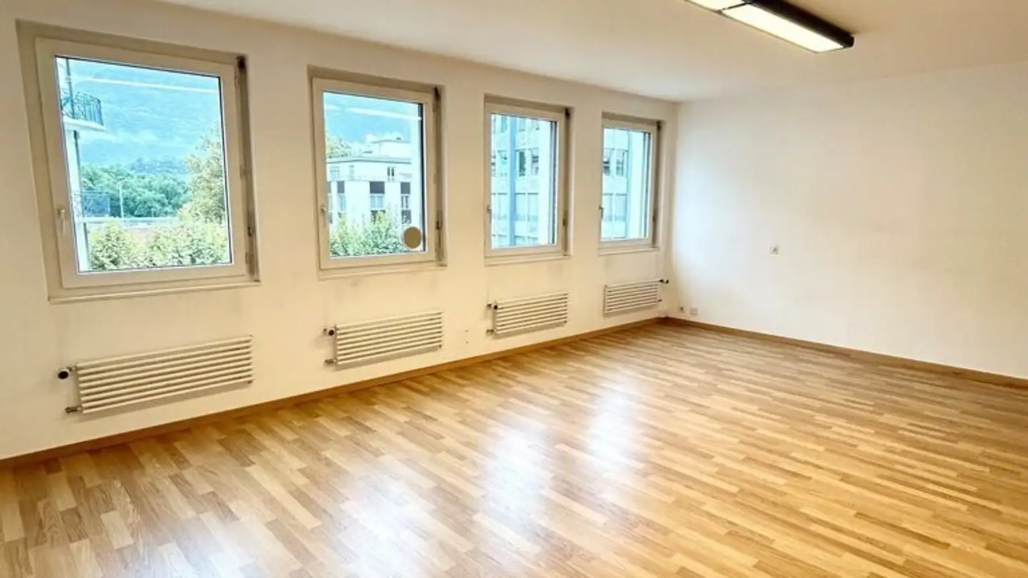 Spazio ufficio in affitto - Avenue Du Rothorn 9a, 3960 Sierre - Photo 2