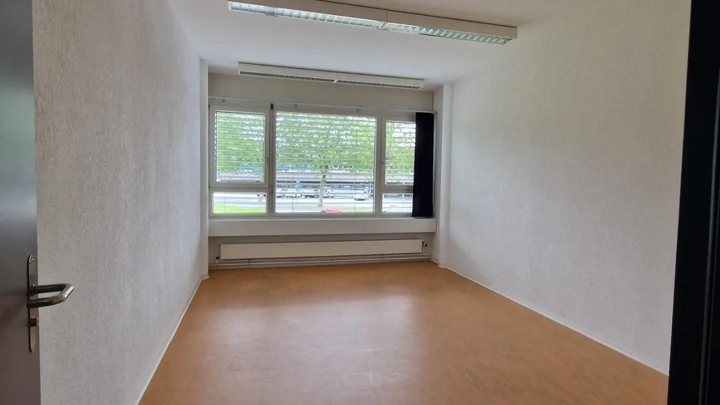 Commercial for rent - 6017 Ruswil