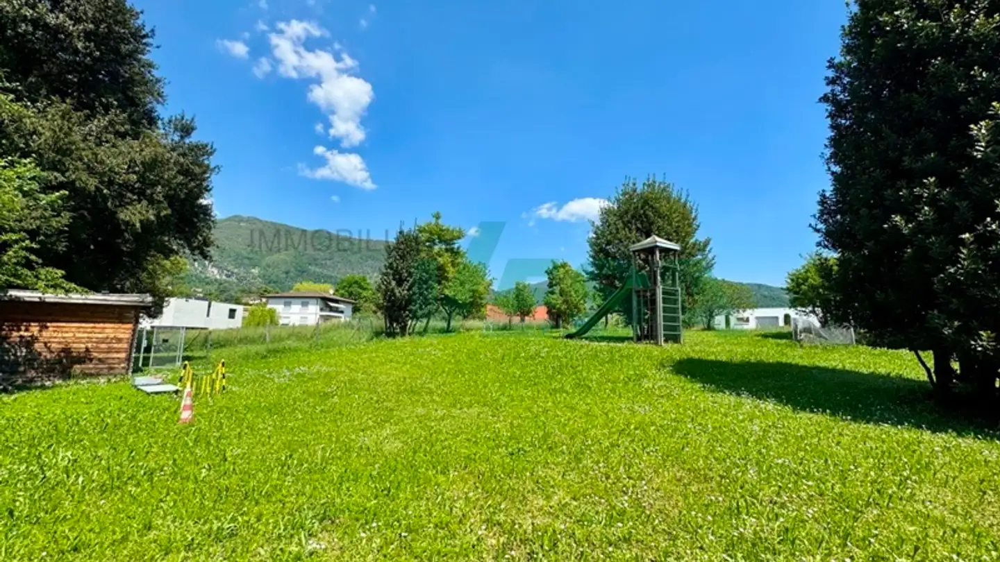 Constructible plot for sale - 6877 Coldrerio
