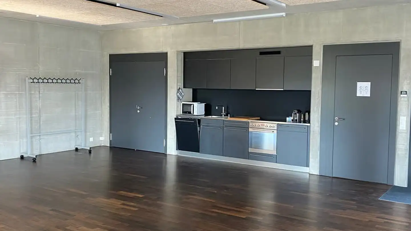 Commercial à louer - Rue Jakob-Stämpfli / Jakob-Stämpfli-Strasse 120a, 2502 Biel/Bienne