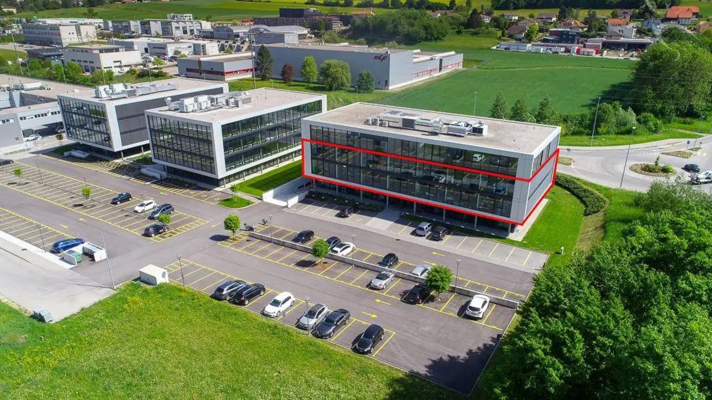 Mixed-use building for sale - 1720 Corminboeuf - Photo 3