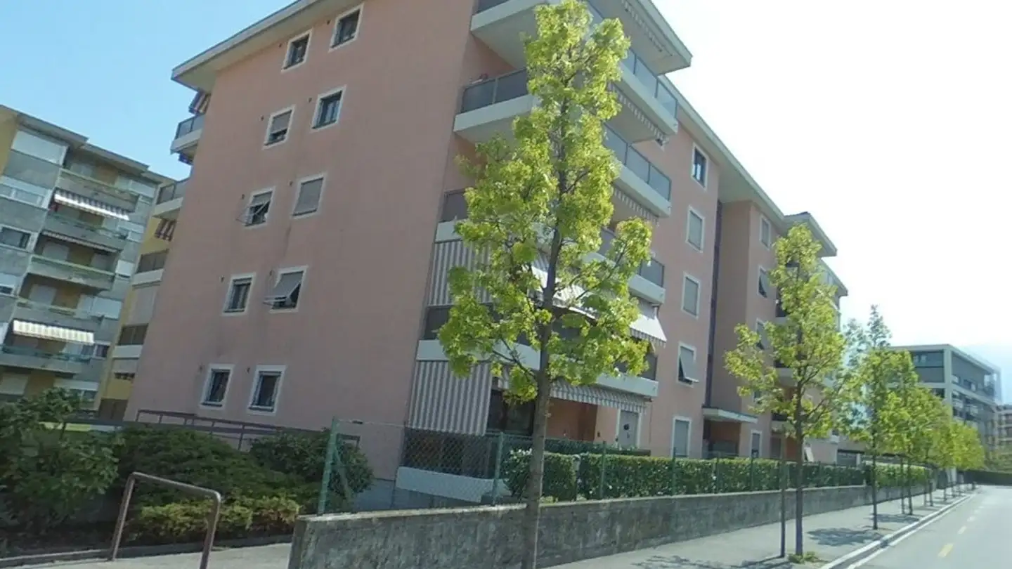 Garage individuel à louer - Via Angelo Nessi 9, 6600 Locarno