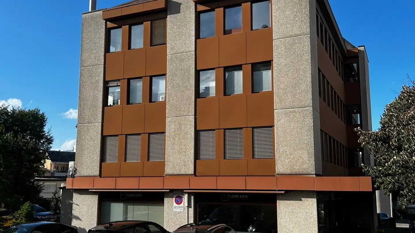 Underground parking space for rent - Mittlere Bahnhofstrasse 10, 8853 Lachen SZ