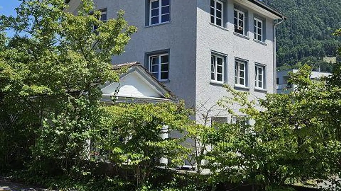 Appartement à louer - Netstalerstrasse 14, 8753 Mollis