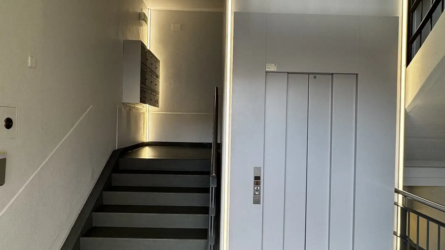 Commercial for rent - Place Numa-Droz 2, 2000 Neuchâtel - Photo 4