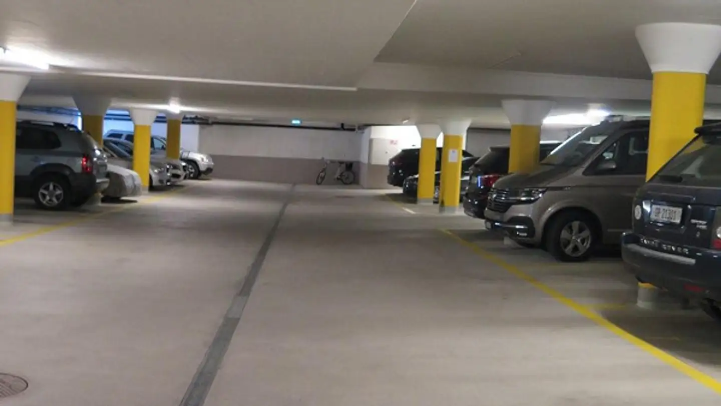 Outdoor parking space for rent - Cadonaustrasse 43b, 7000 Chur