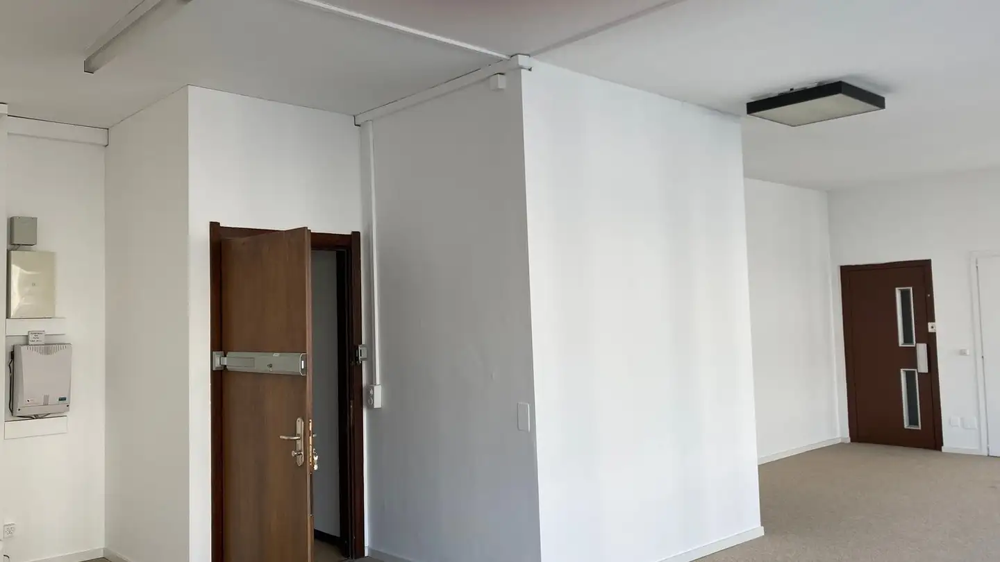 Spazio ufficio in affitto - Via Dei Pedroni 2, 6830 Chiasso - Foto 2