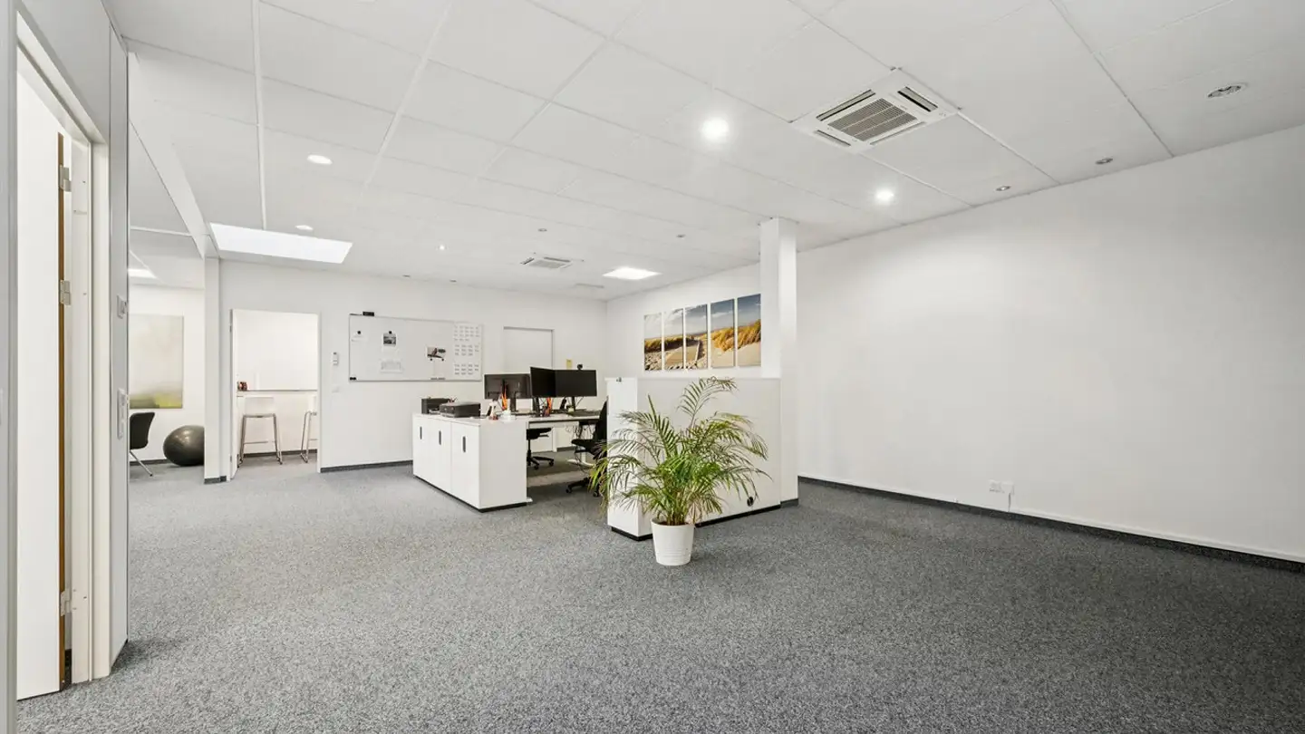 Bürofläche mieten - Hinterbergstrasse 22, 6312 Steinhausen - Foto 2