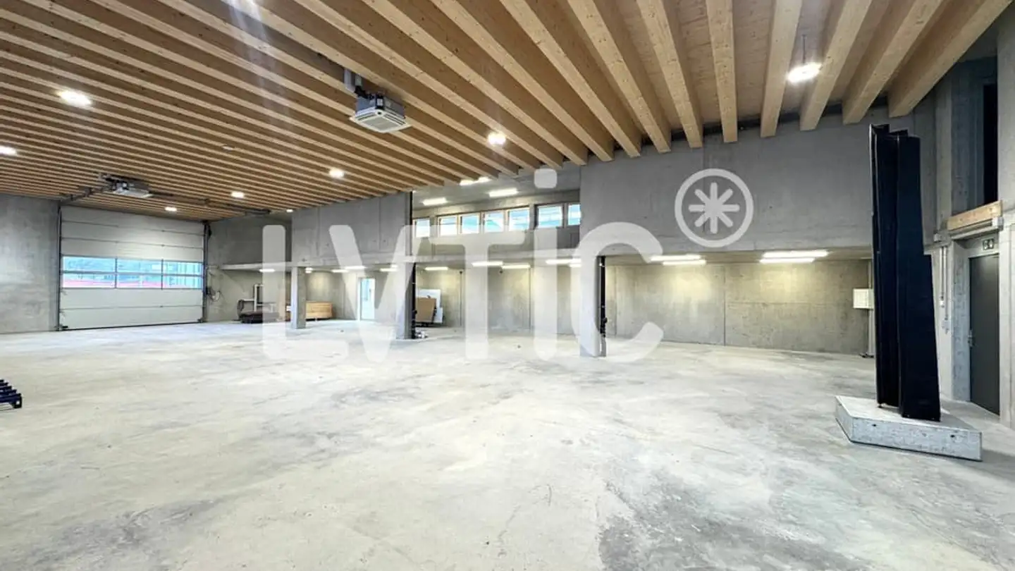 Commercial for rent - 1920 Martigny