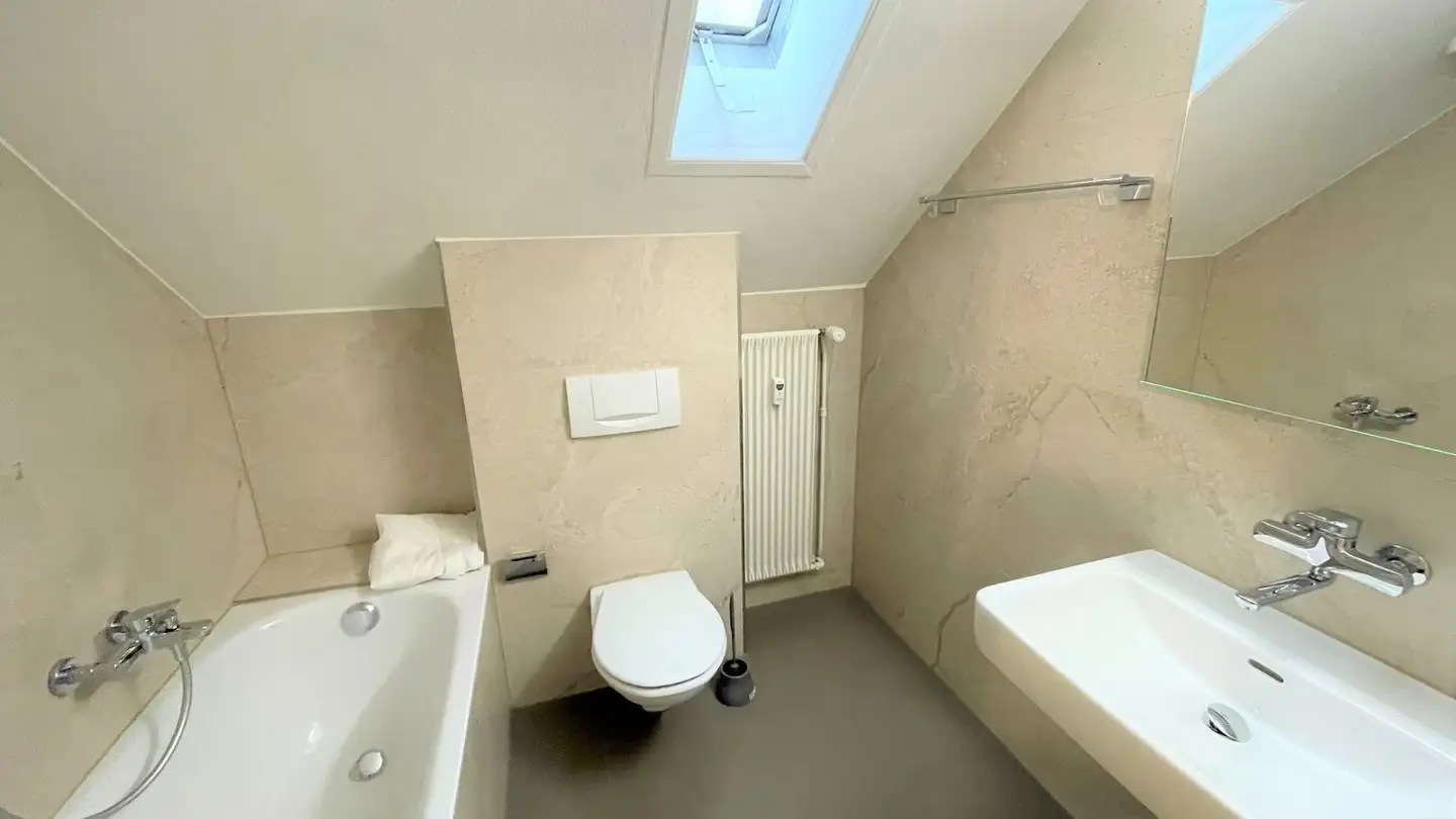 Attic flat for rent - Rue De La Gabelle / Salzhausstrasse 11, 2503 Biel/Bienne - Photo 4