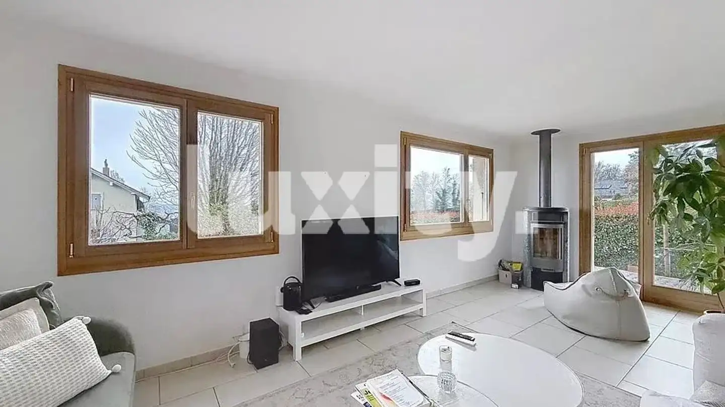 Villa for rent - 1195 Dully - Photo 2