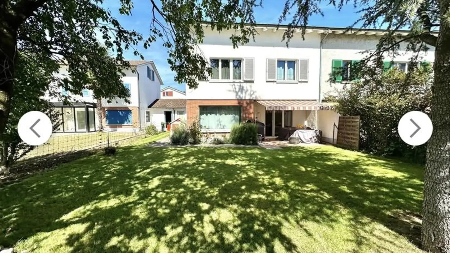 Maison jumelle à louer - 4153 Reinach BL