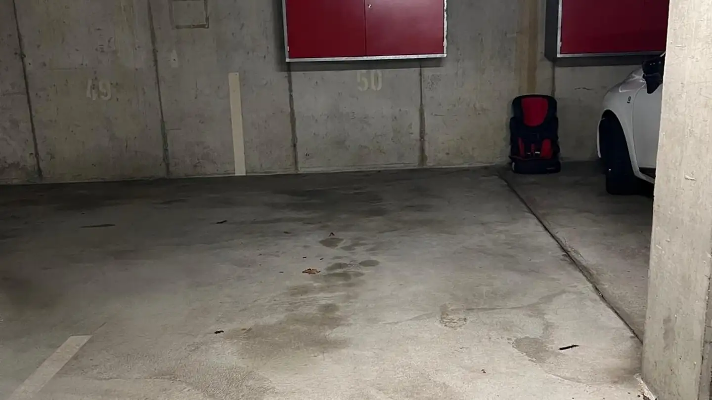 Place de parking extérieure à louer - Schulstrasse 3, 5525 Fischbach-Göslikon