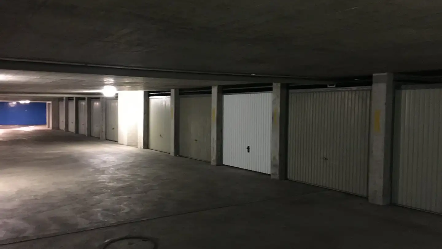Tiefgaragenstellplatz mieten - General-Guisan-Strasse 12, 5415 Nussbaumen AG