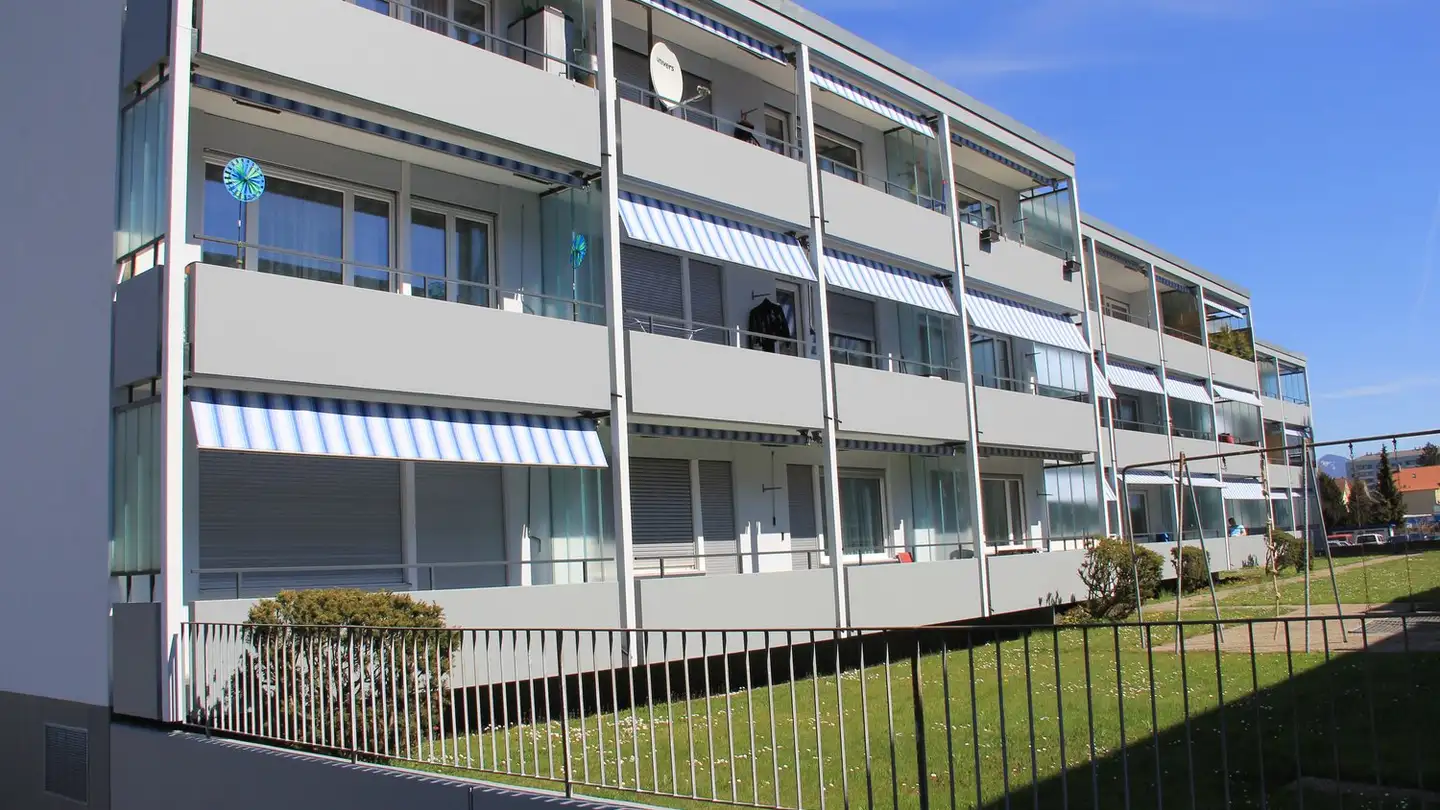 Outdoor parking space for rent - Rue De Mâche / Mettstrasse 81, 2504 Biel/Bienne