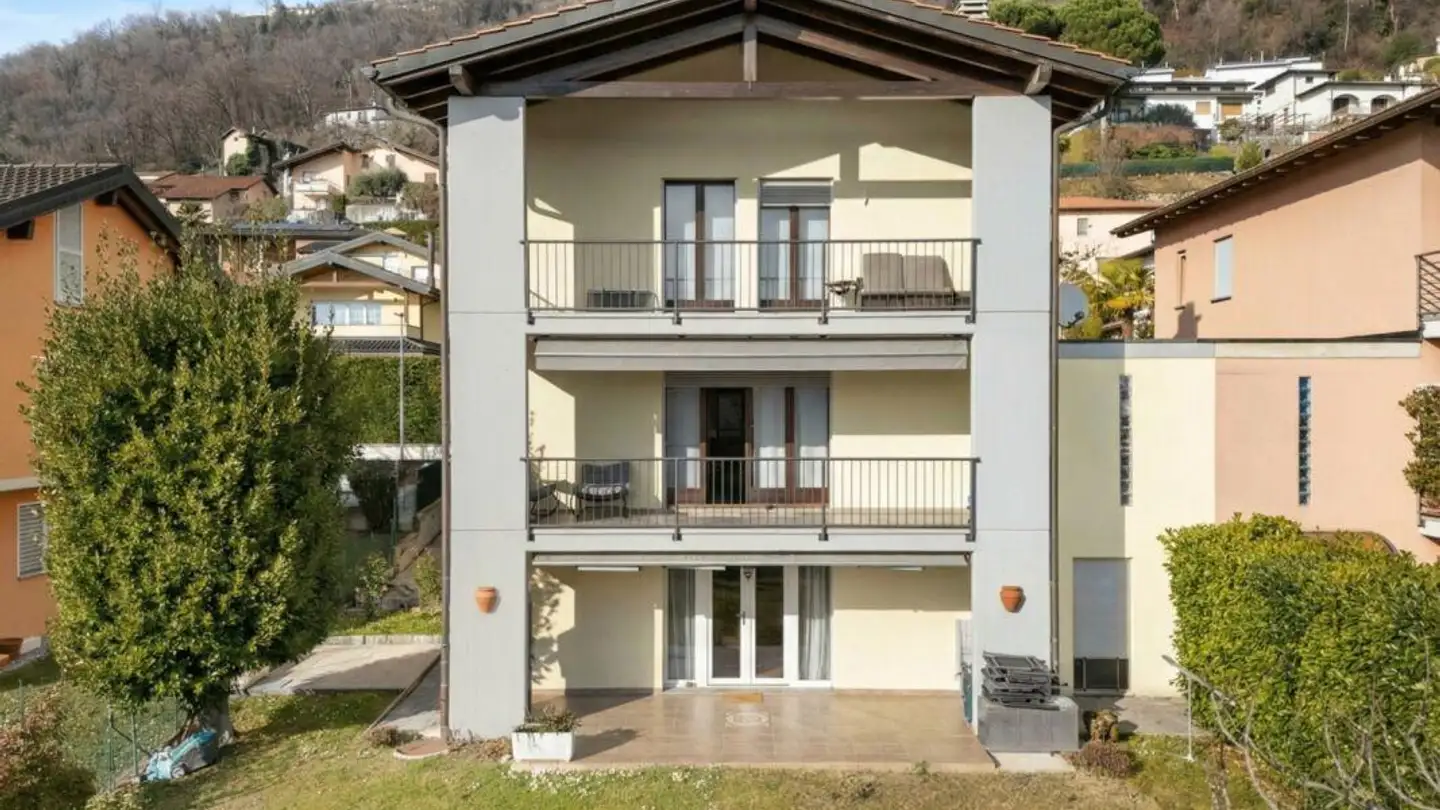 Semi-detached house for sale - 6833 Vacallo