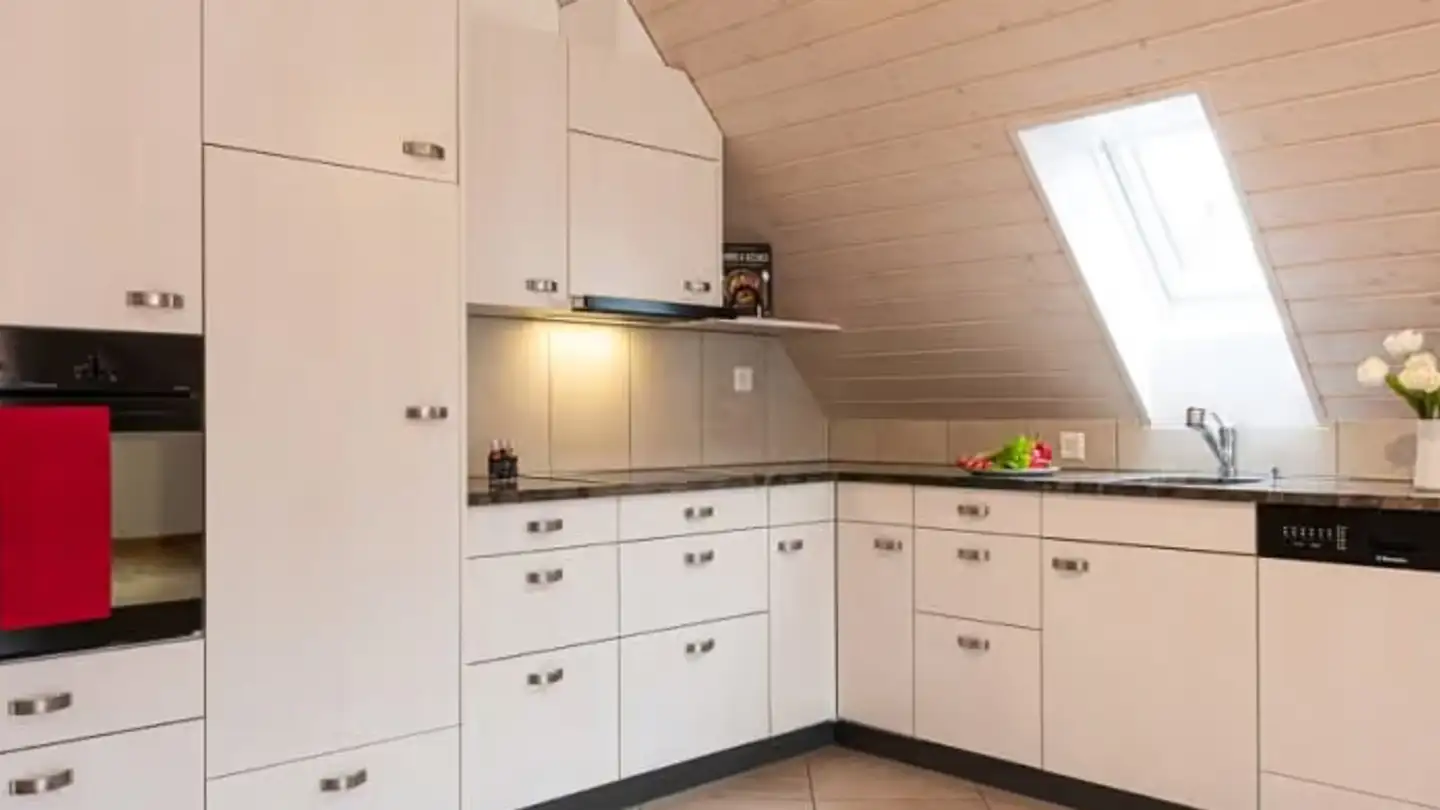 Dachgeschosswohnung mieten - Zuntwisweg 7, 8605 Gutenswil