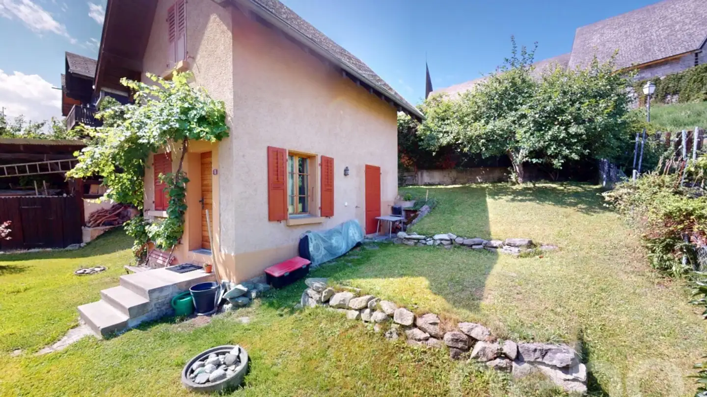 Row house for sale - 1981 Vex - Photo 2