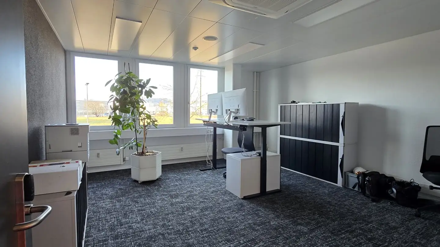Bureau à louer - Im Hölderli 26, 8405 Winterthur