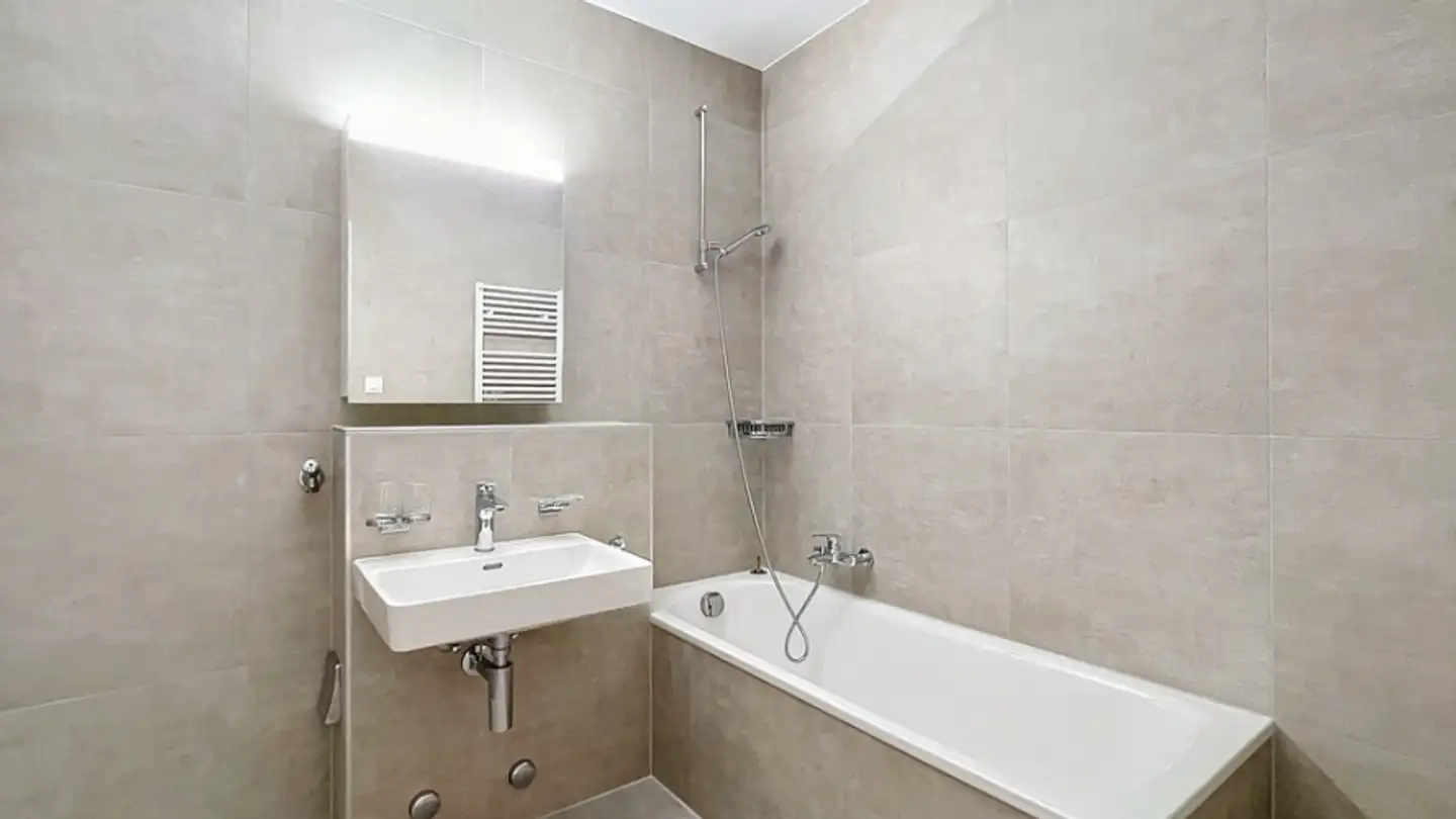 Apartment for rent - Rue du Midi 2, 1870 Monthey - Photo 2