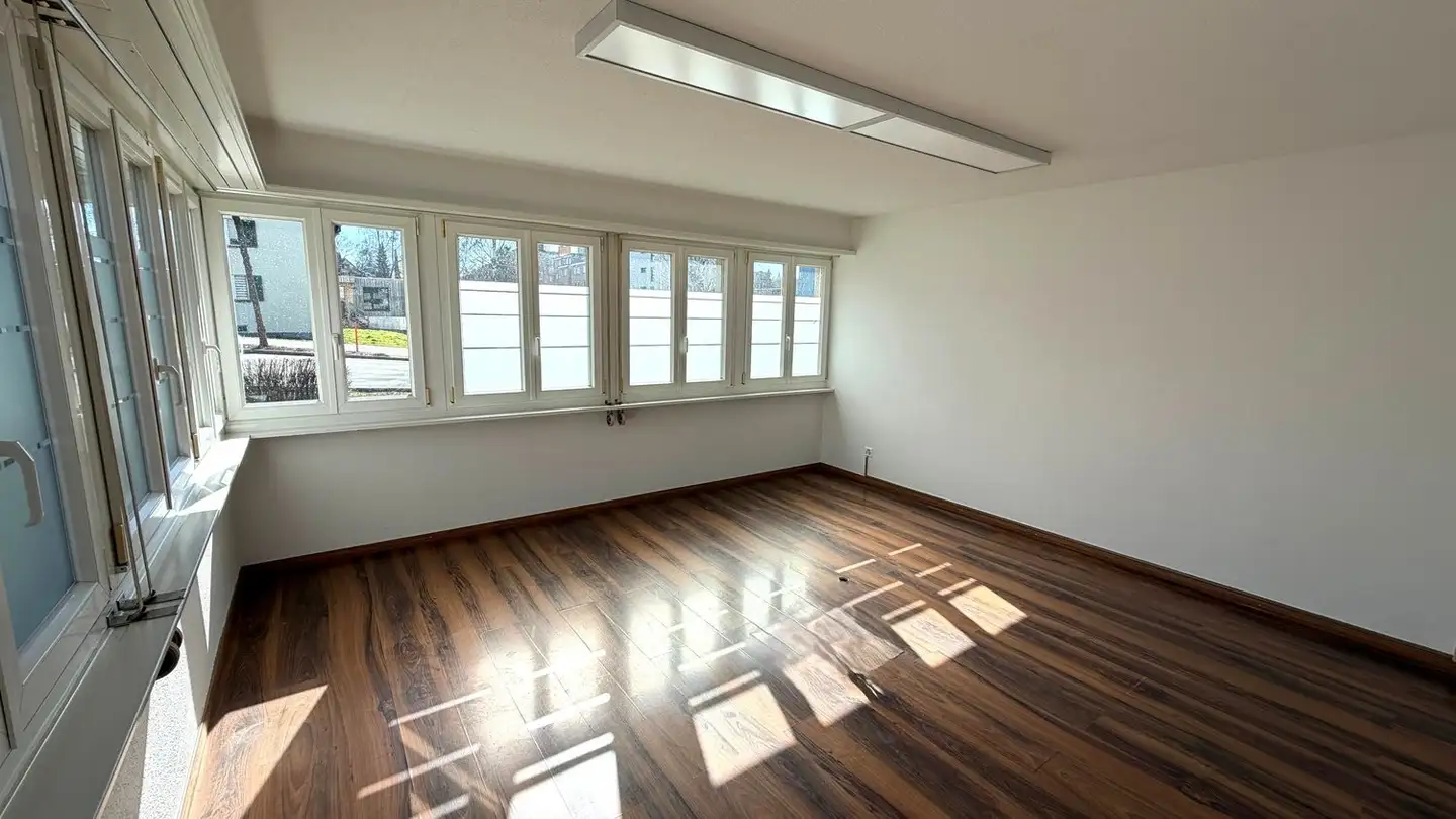 Shop for rent - Spitalstrasse 45, 8620 Wetzikon ZH - Photo 3
