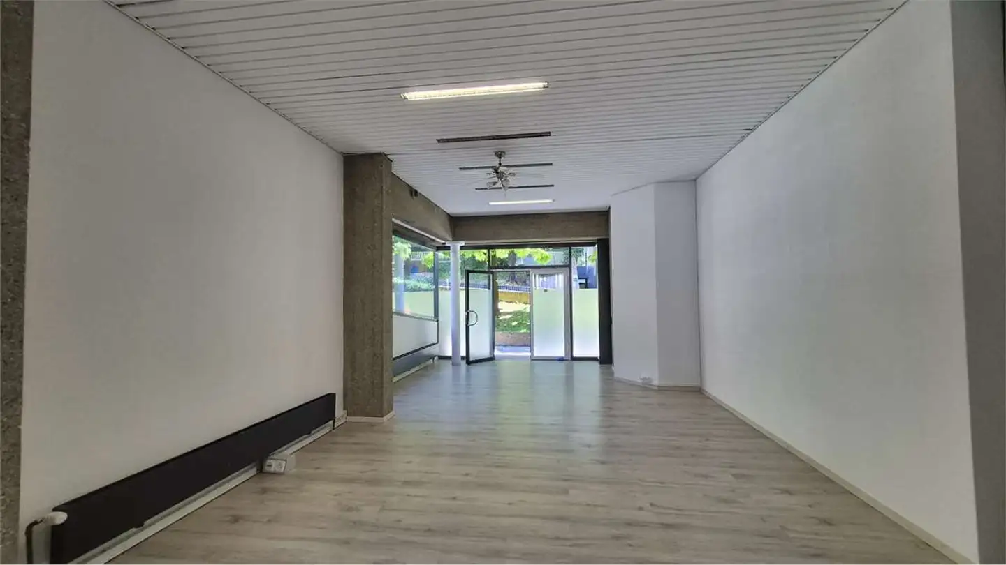 Shop for rent - 6900 Lugano
