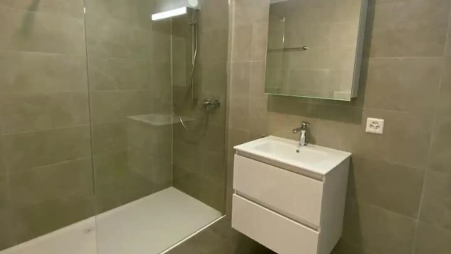 Duplex for rent - Rue De Treysala 14, 1462 Yvonand - Photo 3