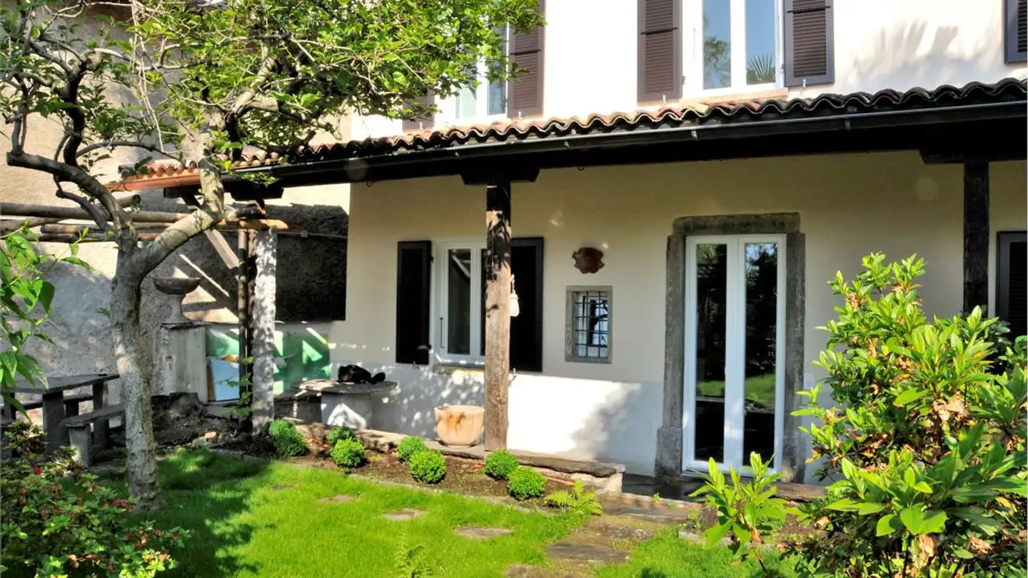 Villa for sale - 6984 Pura