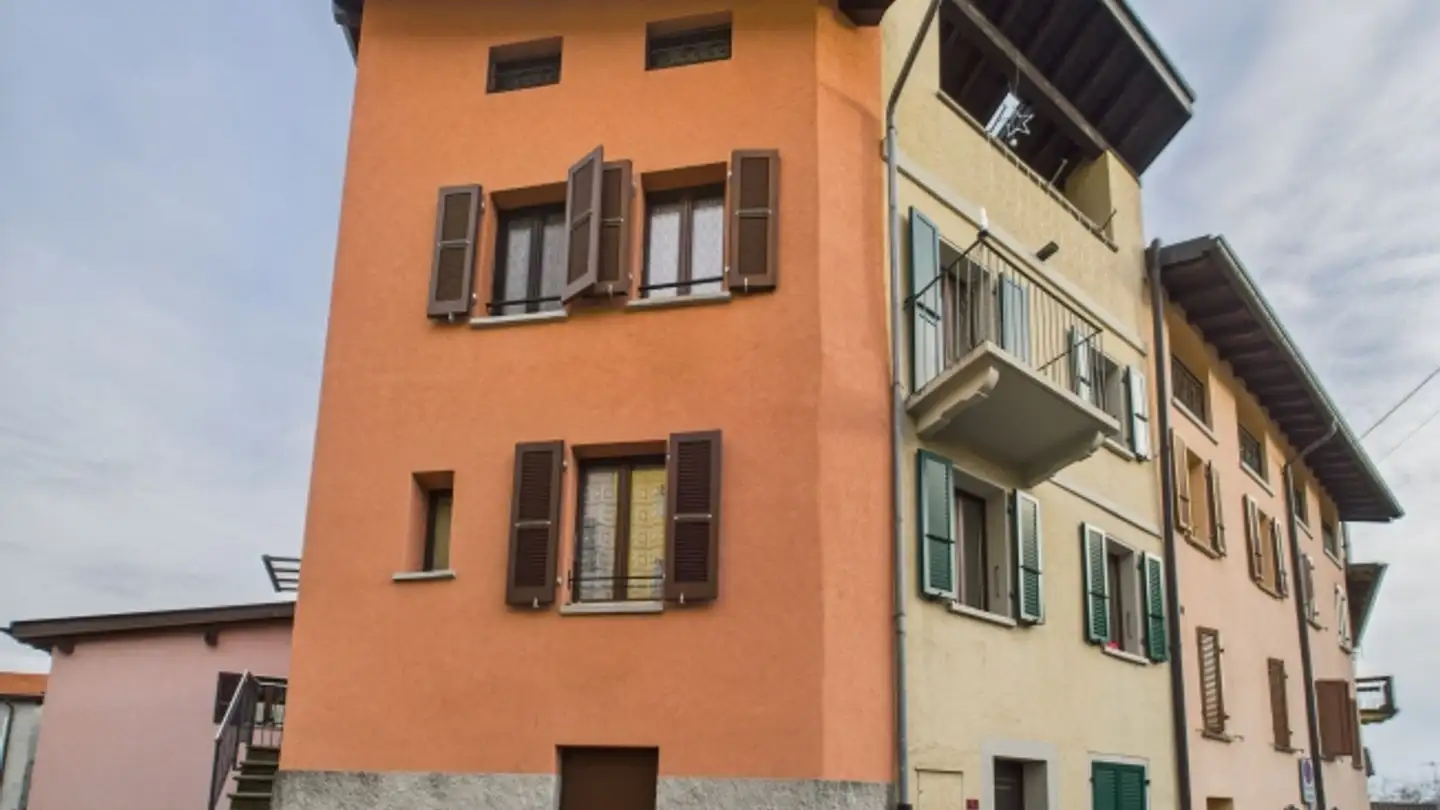 Stepped house for sale - 6986 Novaggio