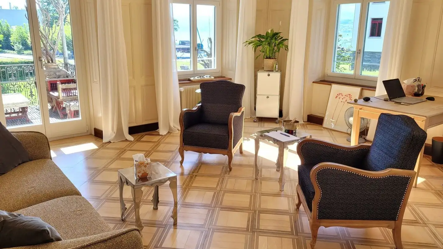 Bureau à louer - Seestrasse 107, 8707 Uetikon am See