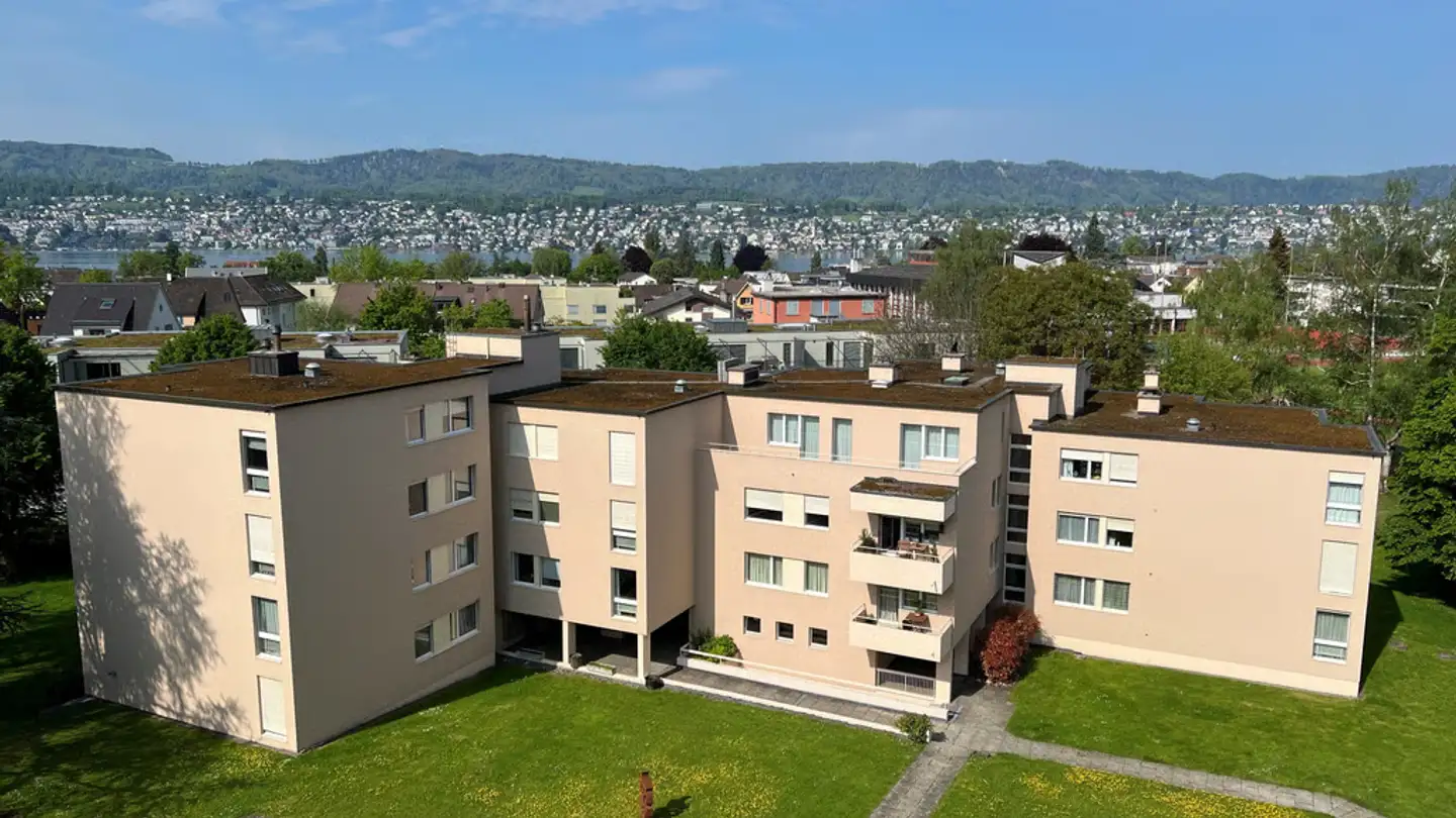 Tiefgaragenstellplatz mieten - Obere Heslibachstrasse, 8700 Küsnacht ZH