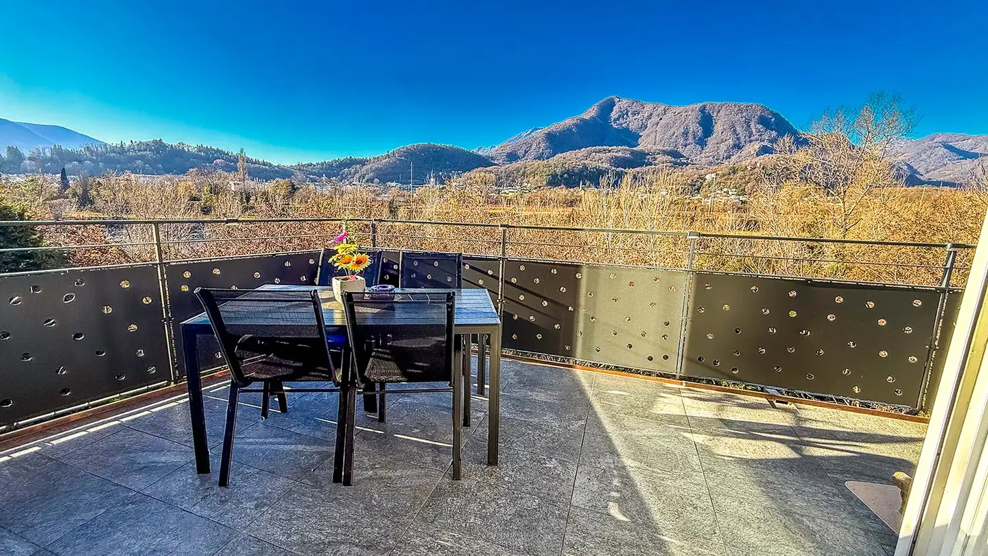 Attic flat for sale - Via Vallemaggia 131, 6600 Solduno