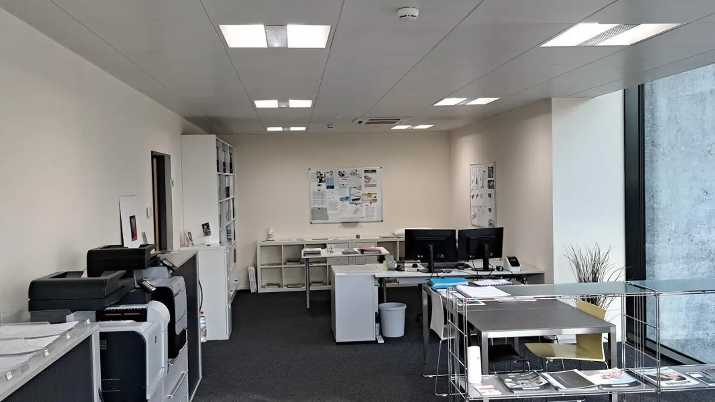 Spazio ufficio in affitto - Via Zups 2, 7013 Domat/Ems - Photo 2