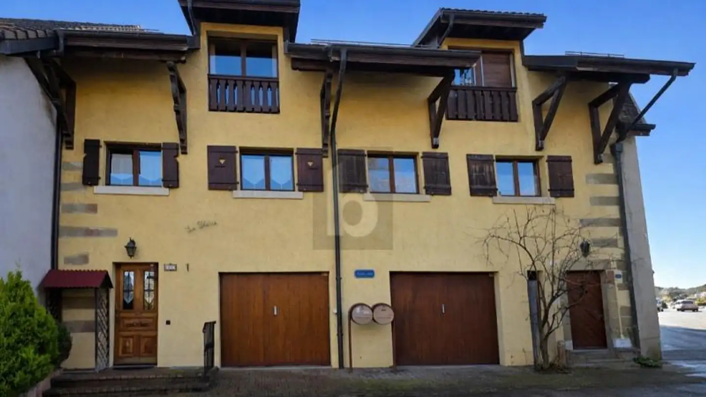 Stepped house for sale - 1262 Eysins