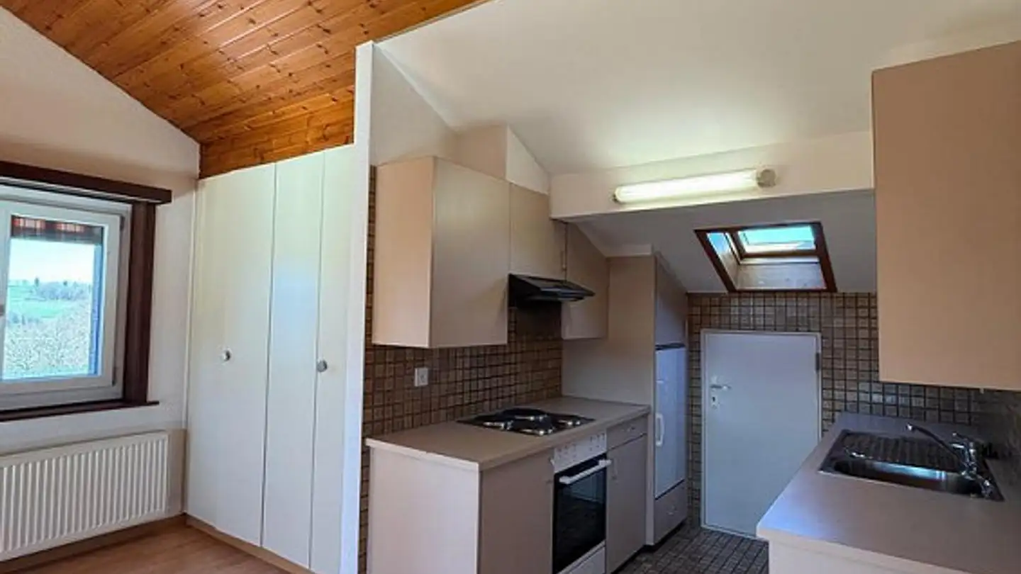 Attic flat for rent - Schwandholzstrasse 30, 1717 St. Ursen - Photo 2