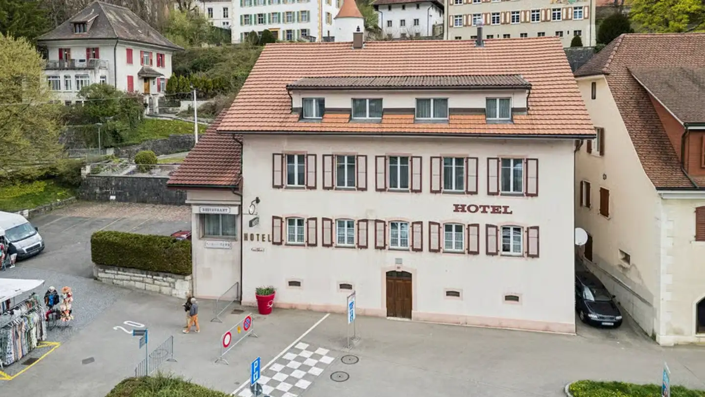 Commercial for sale - 2740 Moutier