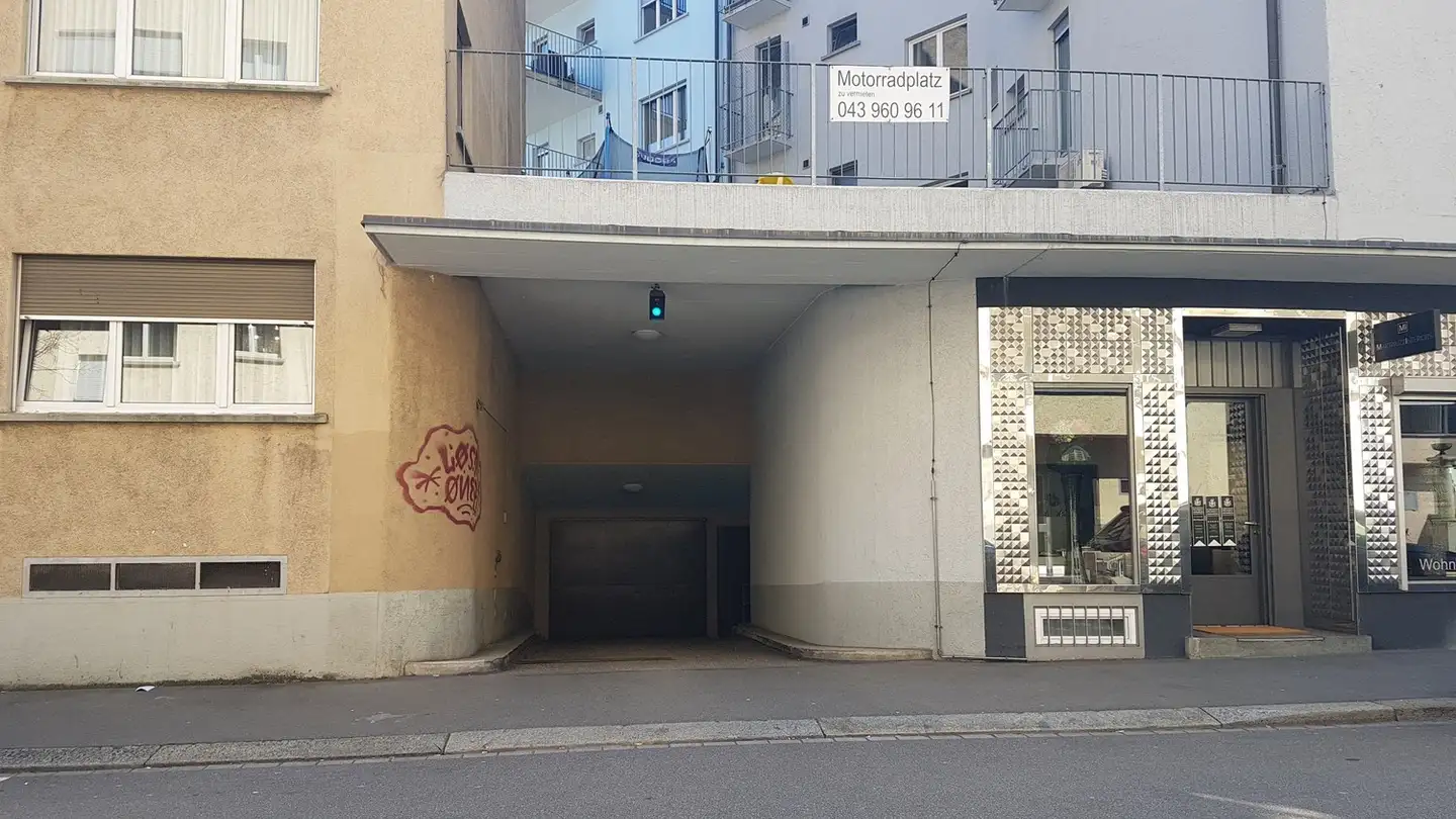 Outdoor parking space for rent - Manessestrasse 10, 8003 Zürich
