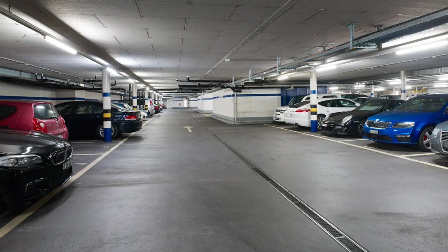 Underground parking space for rent - Tödistrasse 26, 8002 Zürich - Photo 4