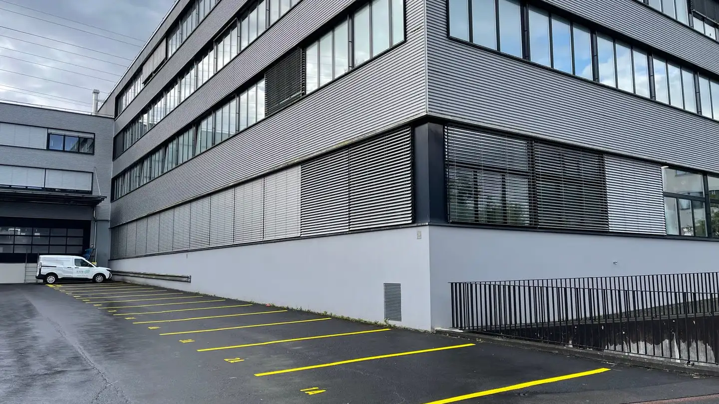 Place de parking extérieure à louer - Brunnmatt 16, 6330 Cham