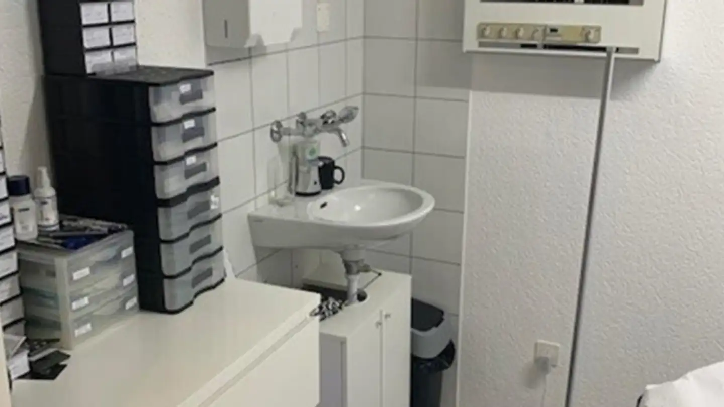 Commercial for rent - Avenue De La Gare 52, 1618 Châtel-St-Denis - Photo 2