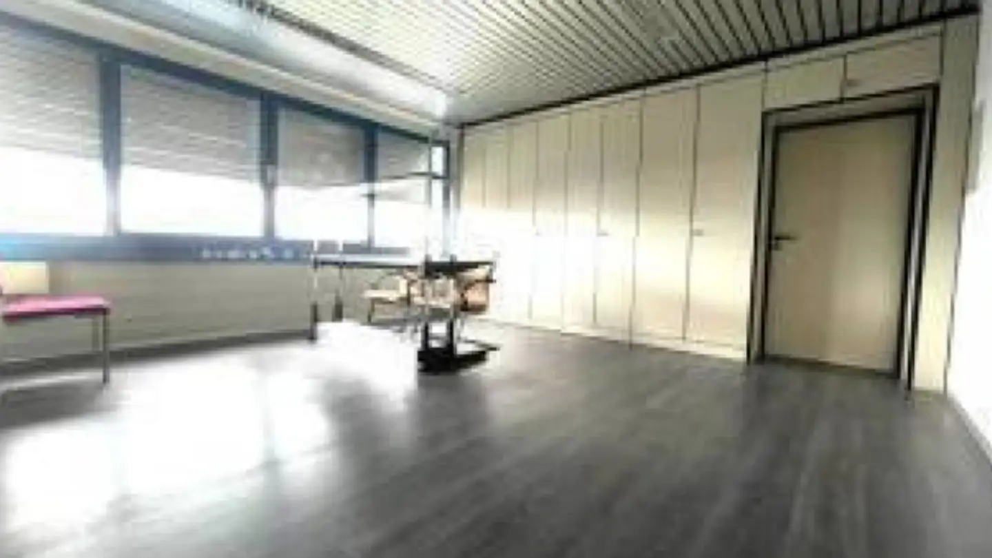 Bürofläche mieten - Gewerbezone Widalmi 10, 3216 Ried b. Kerzers - Foto 4