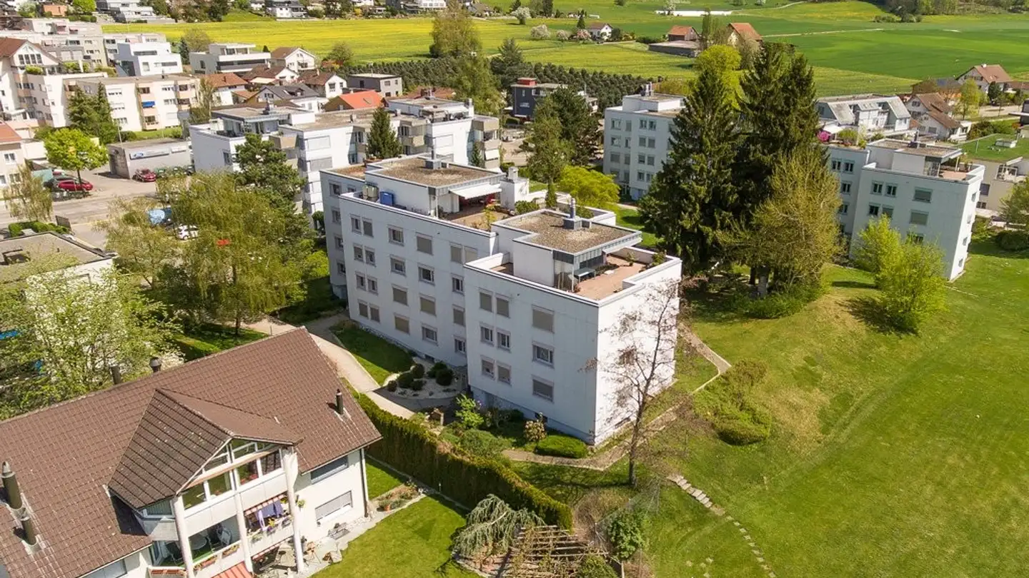 Place de parking souterraine à louer - Hochstrasse 146, 8330 Pfäffikon ZH
