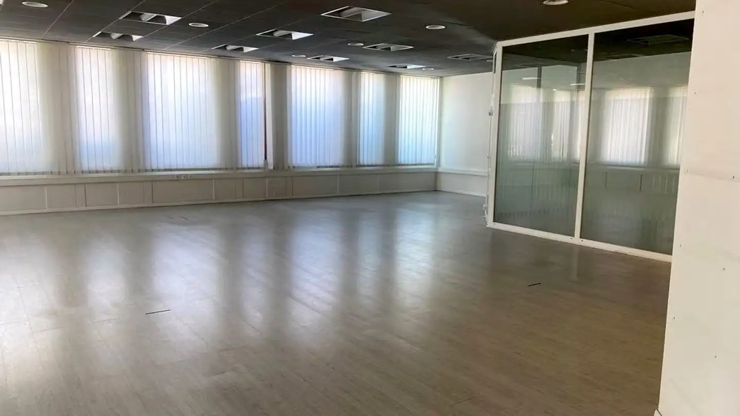 Negozio in affitto - Zentralstrasse 52, 5610 Wohlen AG