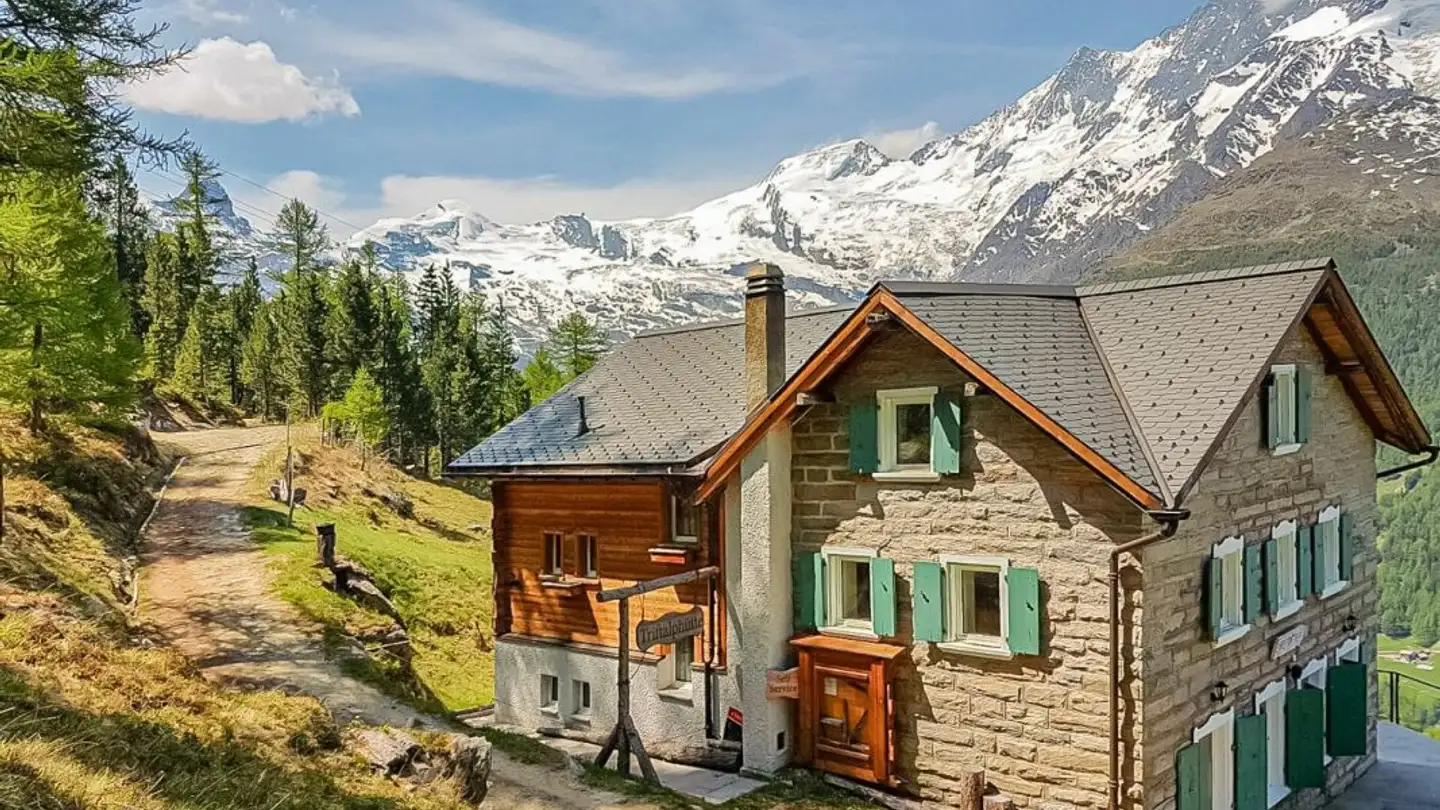 Shop for sale - 3910 Saas-Grund