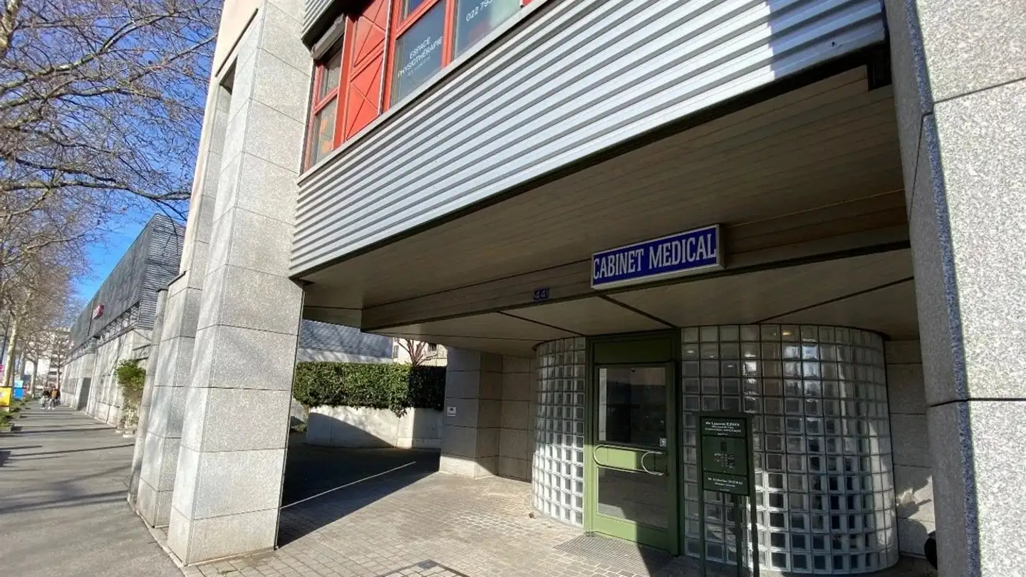 Place de parking extérieure à louer - Route De Chancy 44, 1213 Petit-Lancy