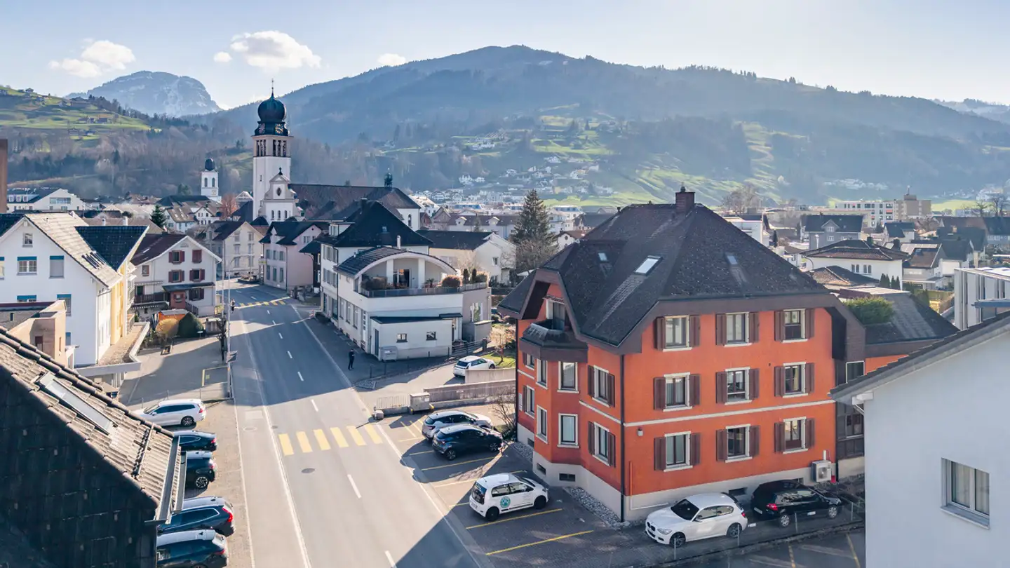 Mischgenutztes Gebäude kaufen - Bahnhofstrasse 27, 8854 Siebnen