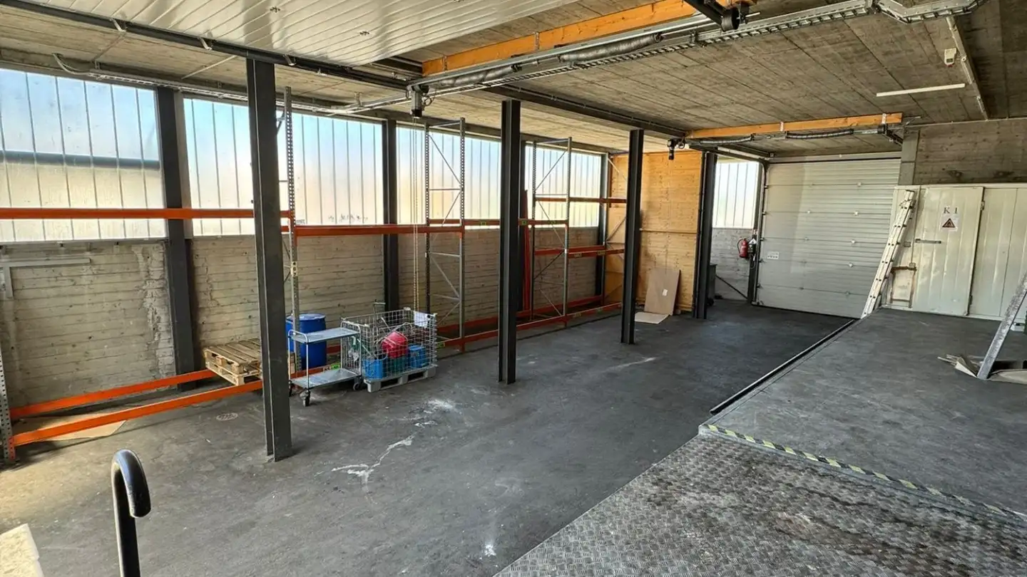Commercial for rent - Industriestrasse 17, 8625 Gossau ZH - Photo 2