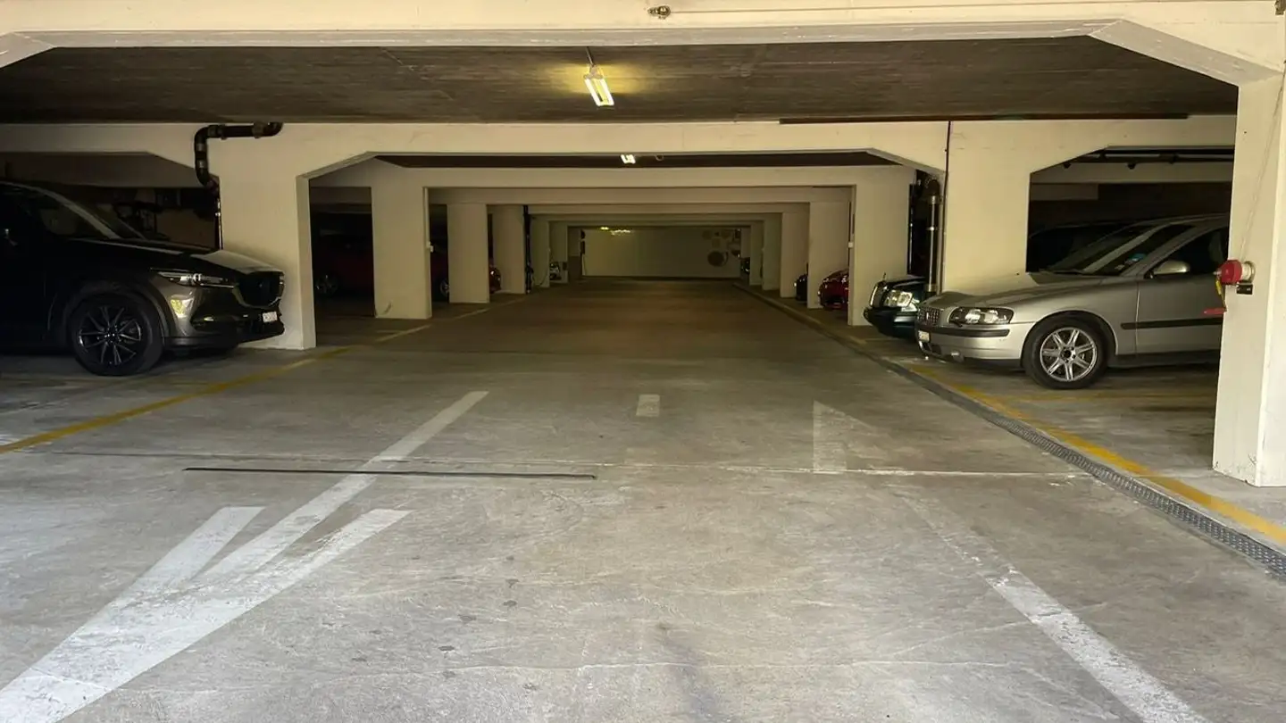 Underground parking space for rent - Parkstrasse 4, 8304 Wallisellen - Photo 2