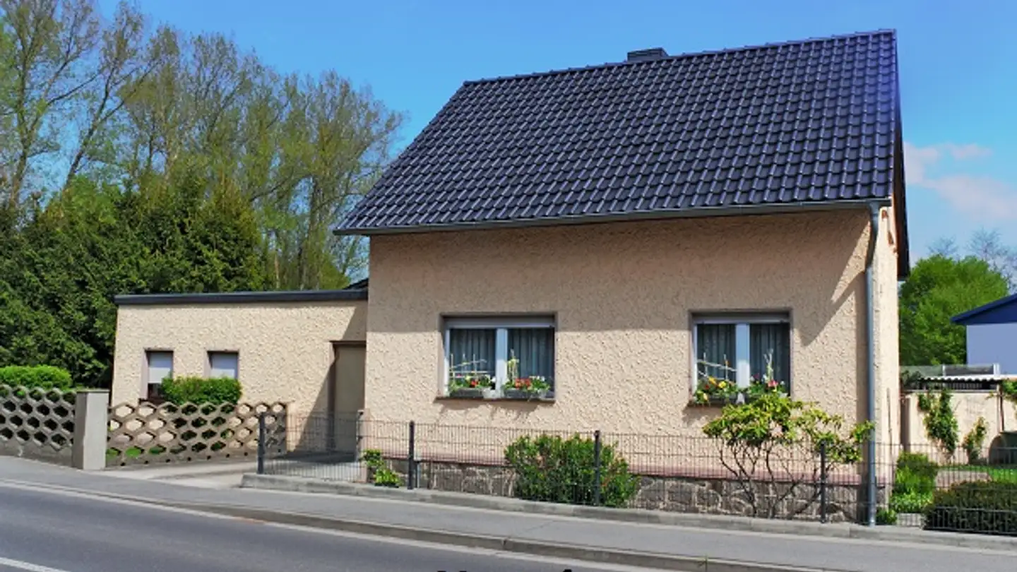 Single house for sale - Neuheimerstrasse, 6313 Edlibach