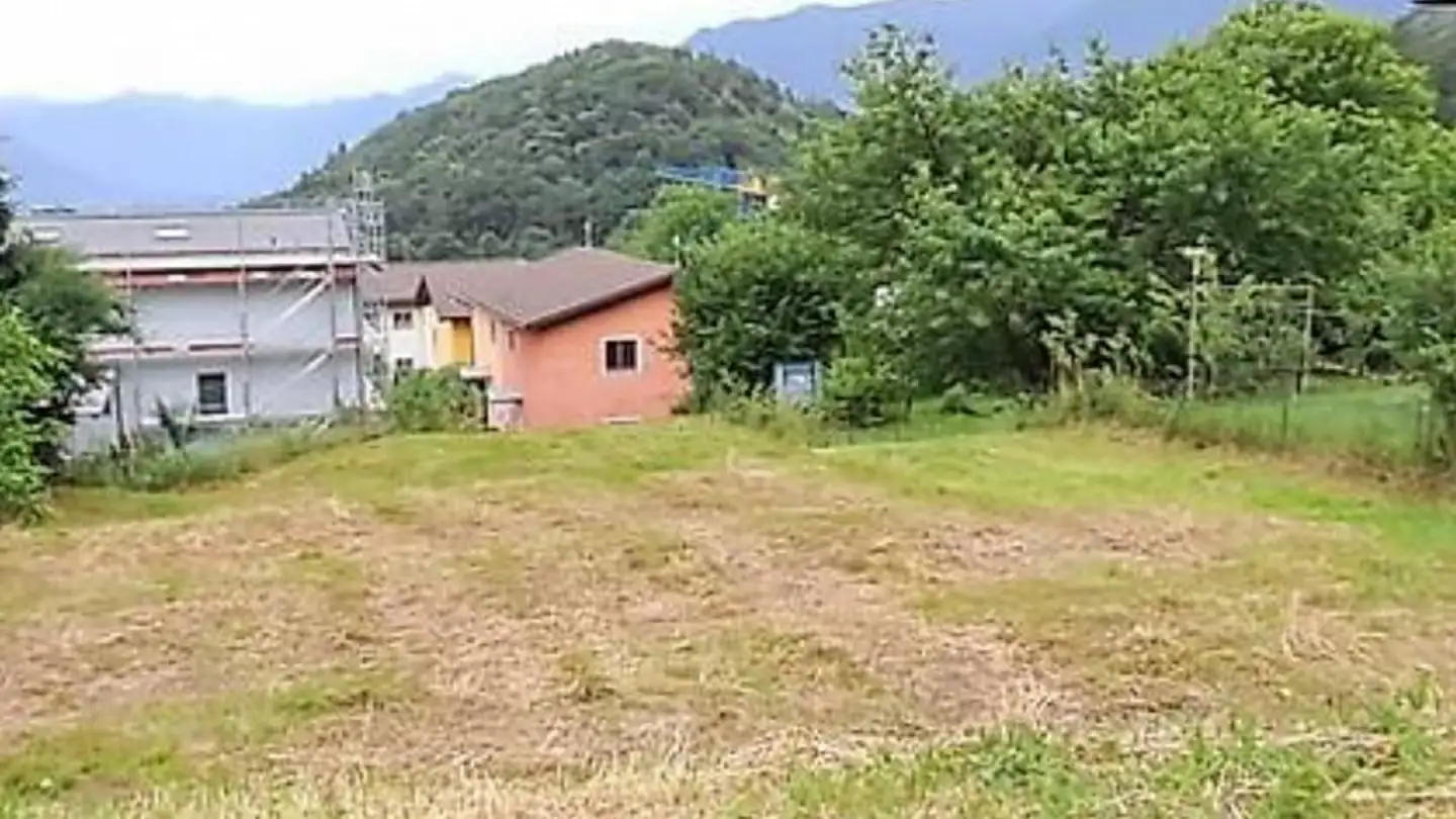 Constructible plot for sale - 6618 Arcegno